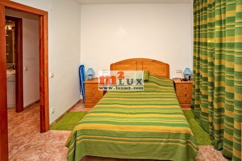 Huoneisto myytävänä Sant Feliu de Guixols, Girona, Espanja, 3 makuuhuonetta, 68 m2 No. 16705 - kuva 11