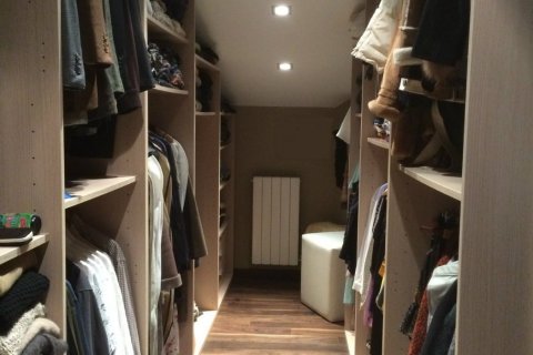 Talo myytävänä Coma-Ruga, Tarragona, Espanja, 5 makuuhuonetta, 323 m2 No. 11645 - kuva 15
