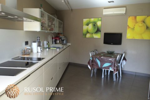 Talo myytävänä Coma-Ruga, Tarragona, Espanja, 5 makuuhuonetta, 323 m2 No. 11645 - kuva 17
