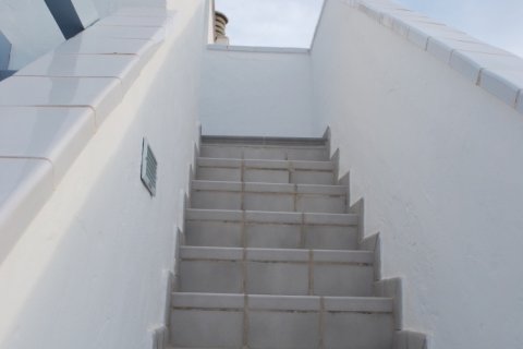 Kattohuoneisto myytävänä Costa del Silencio, Tenerife, Espanja, 2 makuuhuonetta, 60 m2 No. 18353 - kuva 22