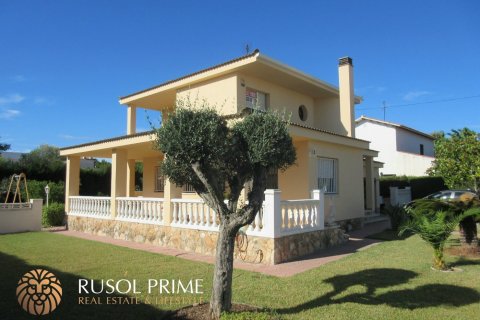 Talo myytävänä Coma-Ruga, Tarragona, Espanja, 4 makuuhuonetta, 180 m2 No. 11991 - kuva 1