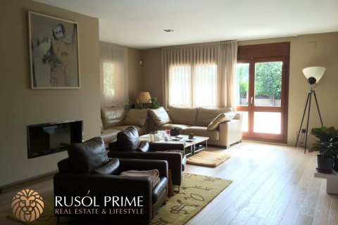 Talo myytävänä Coma-Ruga, Tarragona, Espanja, 5 makuuhuonetta, 323 m2 No. 11645 - kuva 4