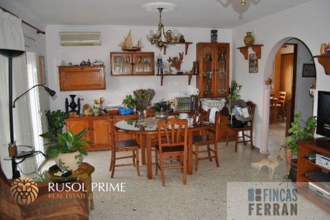 Talo myytävänä Coma-Ruga, Tarragona, Espanja, 5 makuuhuonetta, 320 m2 No. 11616 - kuva 2