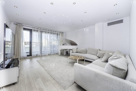 Huoneisto myytävänä Barcelona, Espanja, 4 huonetta, 139 m2 No. 15852 - kuva 3
