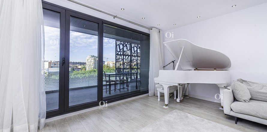 Huoneisto Barcelona, Espanja 4 huonetta, 139 m2 No. 15852