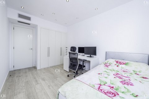 Huoneisto myytävänä Barcelona, Espanja, 4 huonetta, 139 m2 No. 15852 - kuva 18