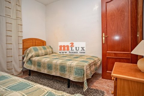 Huoneisto myytävänä Sant Feliu de Guixols, Girona, Espanja, 3 makuuhuonetta, 68 m2 No. 16705 - kuva 17