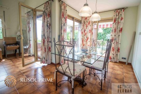 Talo myytävänä Coma-Ruga, Tarragona, Espanja, 4 makuuhuonetta, 243 m2 No. 11609 - kuva 8