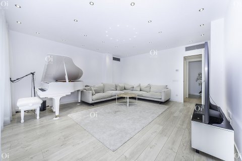 Huoneisto myytävänä Barcelona, Espanja, 4 huonetta, 139 m2 No. 15852 - kuva 2