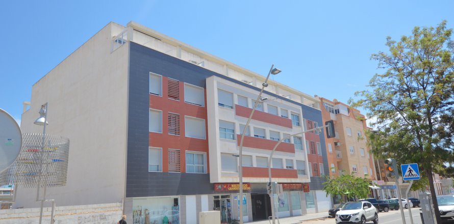 Huoneisto Pilar de la Horadada, Alicante, Espanja 2 makuuhuonetta, 70 m2 No. 19323