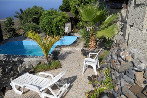 Finca myytävänä Guia de Isora, Tenerife, Espanja, 4 makuuhuonetta, 110 m2 No. 24357 - kuva 1