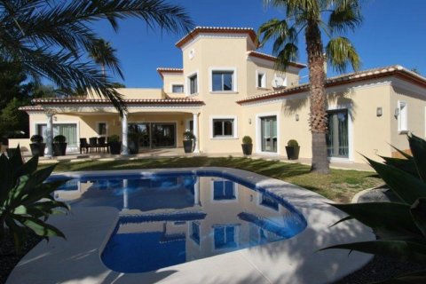 Huvila myytävänä Benissa, Alicante, Espanja, 4 makuuhuonetta, 464 m2 No. 25083 - kuva 1