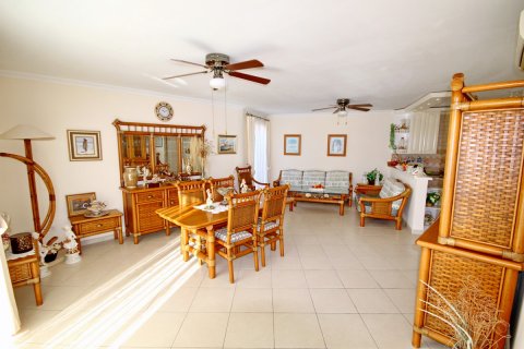 Kattohuoneisto myytävänä Los Cristianos, Tenerife, Espanja, 3 makuuhuonetta, 159 m2 No. 24536 - kuva 17