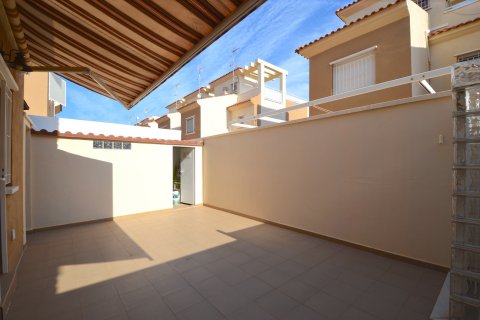 Kaupunkipientalo myytävänä Torre de la Horadada, Alicante, Espanja, 4 makuuhuonetta, 109 m2 No. 19339 - kuva 3