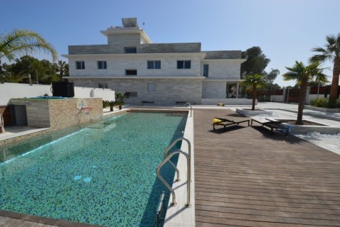 Huvila myytävänä Campoamor, Alicante, Espanja, 7 makuuhuonetta, 770 m2 No. 19185 - kuva 3