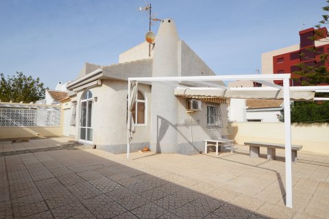 Huvila myytävänä Mil Palmeras, Alicante, Espanja, 2 makuuhuonetta, 90 m2 No. 19292 - kuva 1