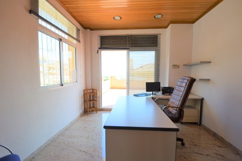 Liikekiinteistö myytävänä Campoamor, Alicante, Espanja, 2 makuuhuonetta, 93 m2 No. 19401 - kuva 7