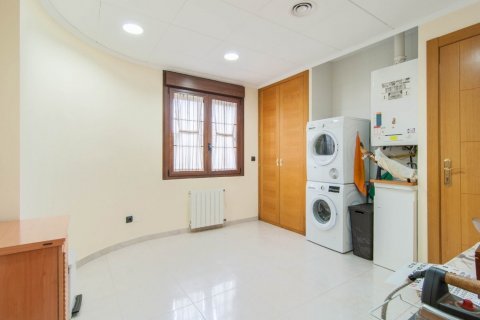 Huvila myytävänä San Vicente del Raspeig, Alicante, Espanja, 5 makuuhuonetta, 739 m2 No. 25161 - kuva 14