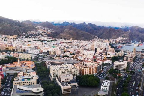 Factors affecting property prices in Spain