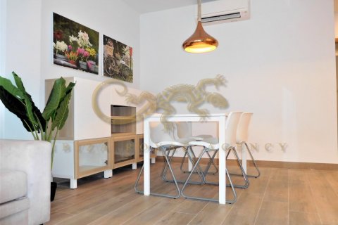 Huoneisto myytävänä San Antonio De Portmany, Ibiza, Espanja, 2 makuuhuonetta, 65 m2 No. 30857 - kuva 1
