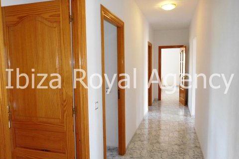 Huvila vuokrattavana San Antonio De Portmany, Ibiza, Espanja, 4 makuuhuonetta, 230 m2 No. 30878 - kuva 19