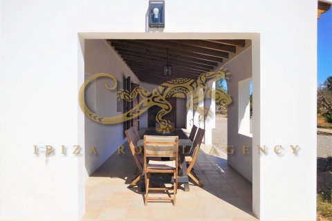 Huvila vuokrattavana Sant Joan de Labritja, Ibiza, Espanja, 4 makuuhuonetta, 240 m2 No. 30846 - kuva 6