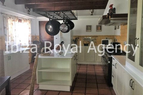 Huvila vuokrattavana Sant Josep de sa Talaia, Ibiza, Espanja, 3 makuuhuonetta, 300 m2 No. 30877 - kuva 11