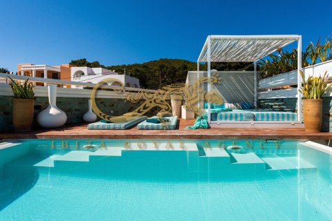 Huvila myytävänä Santa Eulalia Del Rio, Ibiza, Espanja, 5 makuuhuonetta, 268 m2 No. 30859 - kuva 3