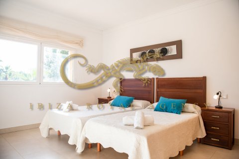 Huvila myytävänä Sant Josep de sa Talaia, Ibiza, Espanja, 4 makuuhuonetta, 500 m2 No. 30798 - kuva 25