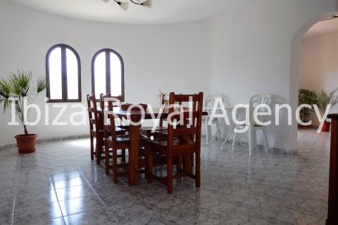 Huvila vuokrattavana San Antonio De Portmany, Ibiza, Espanja, 4 makuuhuonetta, 230 m2 No. 30878 - kuva 11