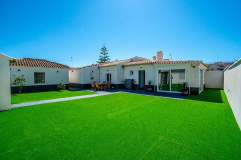 Huvila myytävänä Cabo Roig, Alicante, Espanja, 4 makuuhuonetta, 120 m2 No. 35325 - kuva 2