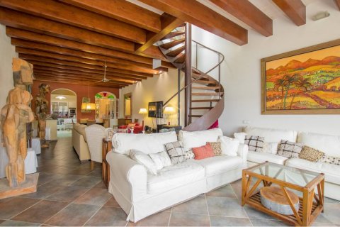 Kaupunkipientalo myytävänä Mahon, Menorca, Espanja, 8 makuuhuonetta, 698 m2 No. 24191 - kuva 2