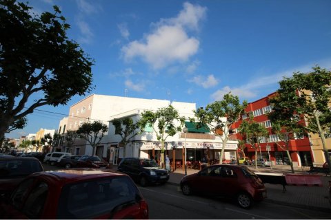 Huoneisto myytävänä Ciutadella De Menorca, Menorca, Espanja, 6 makuuhuonetta, 234 m2 No. 23649 - kuva 1