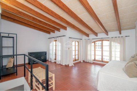 Kaupunkipientalo myytävänä Ciutadella De Menorca, Menorca, Espanja, 5 makuuhuonetta, 286 m2 No. 36244 - kuva 3