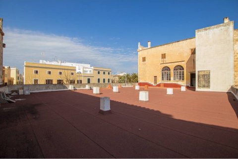 Liikekiinteistö myytävänä Ciutadella De Menorca, Menorca, Espanja , 1818 m2 No. 23888 - kuva 11