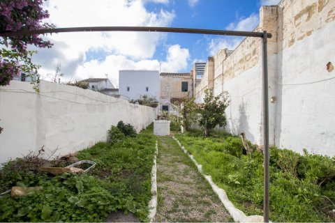 Kaupunkipientalo myytävänä Es Mercadal, Menorca, Espanja, 7 makuuhuonetta, 347 m2 No. 24032 - kuva 2