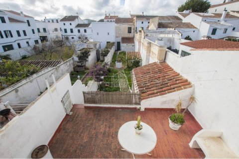 Kaupunkipientalo myytävänä Es Mercadal, Menorca, Espanja, 7 makuuhuonetta, 347 m2 No. 24032 - kuva 12