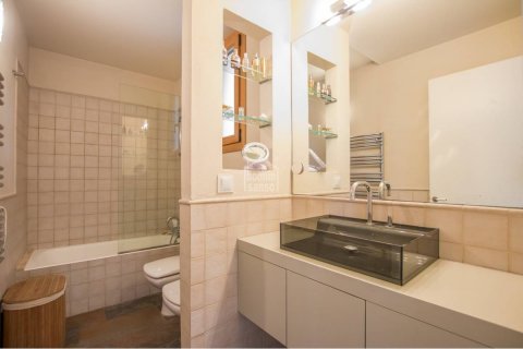 Kaupunkipientalo myytävänä Mahon, Menorca, Espanja, 8 makuuhuonetta, 698 m2 No. 24191 - kuva 9