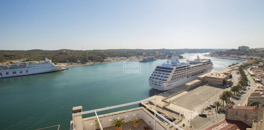 Kaupunkipientalo Mahon, Menorca, Espanja 8 makuuhuonetta, 698 m2 No. 24191