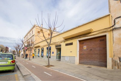 Liikekiinteistö myytävänä Ciutadella De Menorca, Menorca, Espanja , 2229 m2 No. 23889 - kuva 9