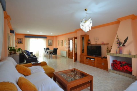 Kaupunkipientalo myytävänä Cala Millor, Mallorca, Espanja, 5 makuuhuonetta, 348 m2 No. 23432 - kuva 3