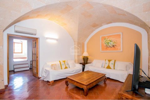 Kaupunkipientalo myytävänä Ciutadella De Menorca, Menorca, Espanja, 5 makuuhuonetta, 286 m2 No. 36244 - kuva 4