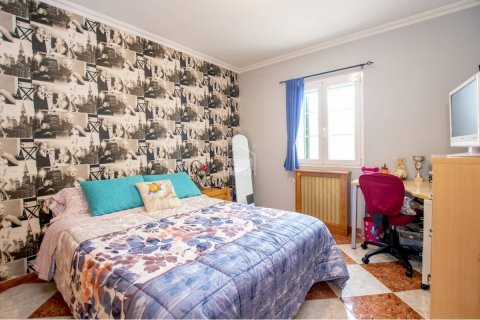 Kaupunkipientalo myytävänä Es Castell, Menorca, Espanja, 4 makuuhuonetta, 177 m2 No. 37560 - kuva 8