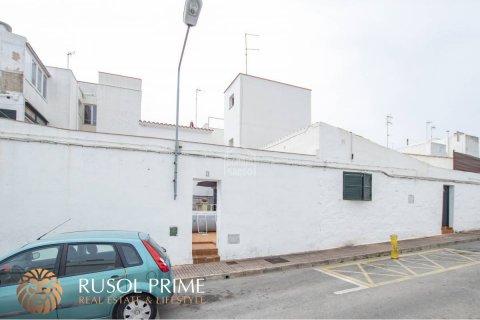 Kaupunkipientalo myytävänä Es Castell, Menorca, Espanja, 4 makuuhuonetta, 177 m2 No. 39735 - kuva 4