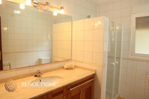 Huvila myytävänä Calpe, Alicante, Espanja, 6 makuuhuonetta, 303 m2 No. 39605 - kuva 4