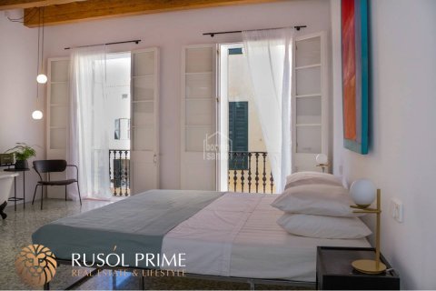 Kaupunkipientalo myytävänä Ciutadella De Menorca, Menorca, Espanja, 5 makuuhuonetta, 345 m2 No. 39955 - kuva 9