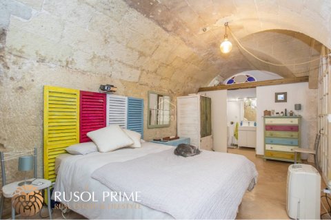 Kaupunkipientalo myytävänä Es Castell, Menorca, Espanja, 5 makuuhuonetta, 420 m2 No. 39100 - kuva 8