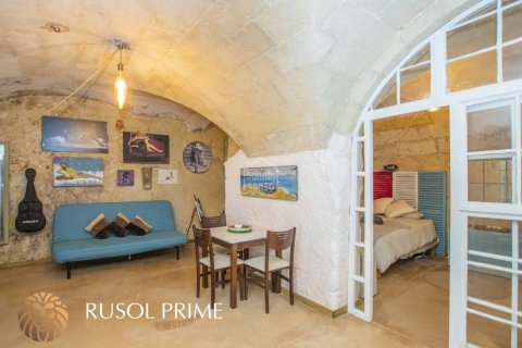 Kaupunkipientalo myytävänä Es Castell, Menorca, Espanja, 5 makuuhuonetta, 420 m2 No. 39100 - kuva 7