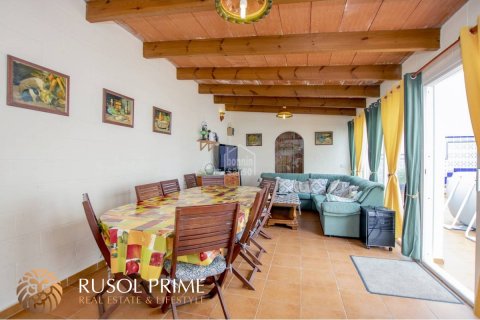 Kaupunkipientalo myytävänä Es Castell, Menorca, Espanja, 4 makuuhuonetta, 177 m2 No. 39735 - kuva 5