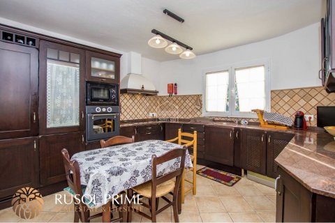 Huvila myytävänä Ciutadella De Menorca, Menorca, Espanja, 4 makuuhuonetta, 130 m2 No. 39007 - kuva 20